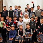 Юные Кантемировцы подарили мэрцишоры детям в Москве